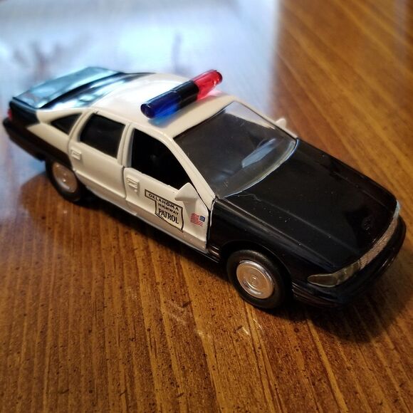 Oklahoma Highway Patrol Road Champs die cast police car 1:43 scale - Picture 7 of 11